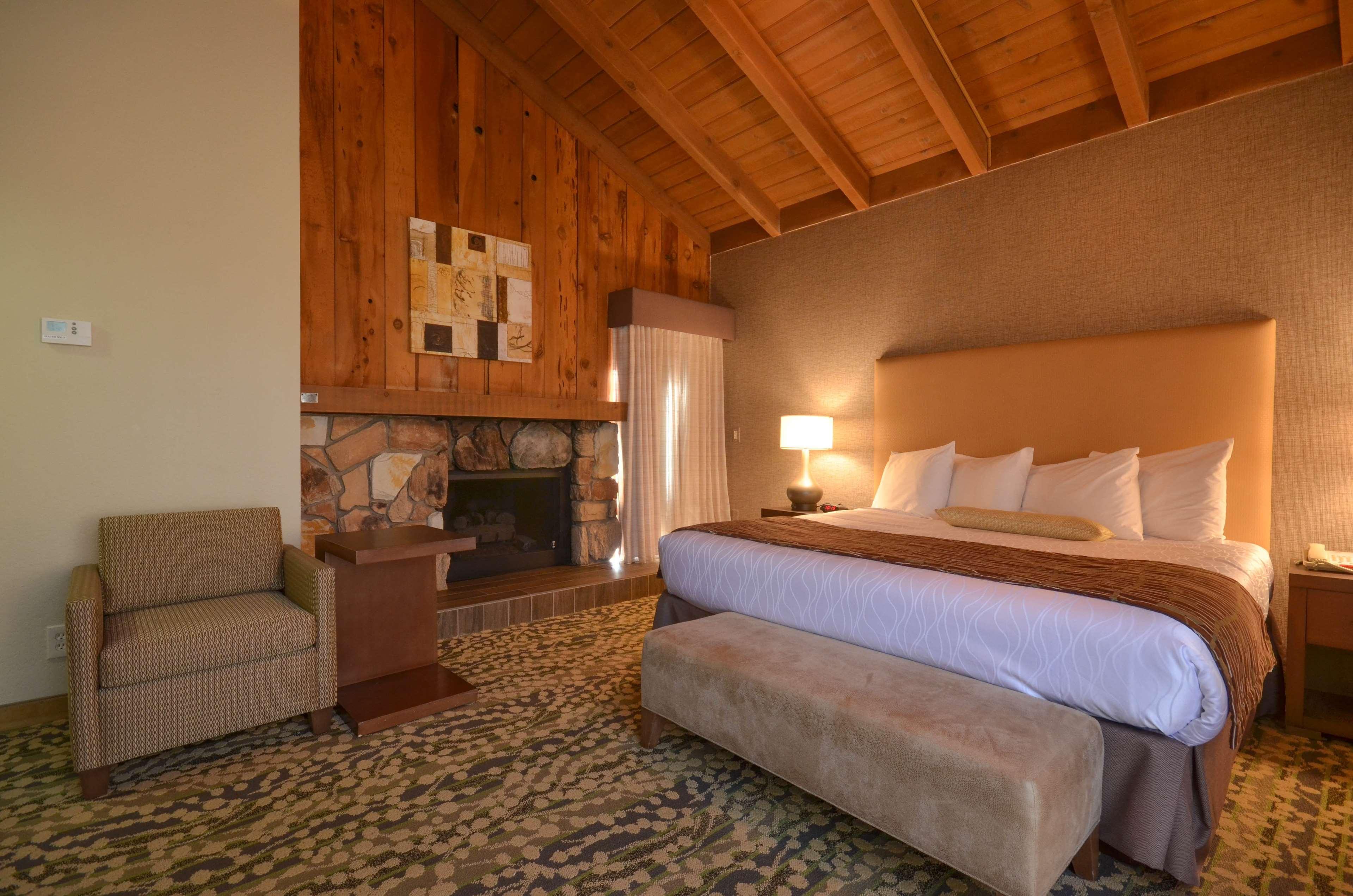 Best Western The Inn & Suites Pacific Grove Exteriör bild