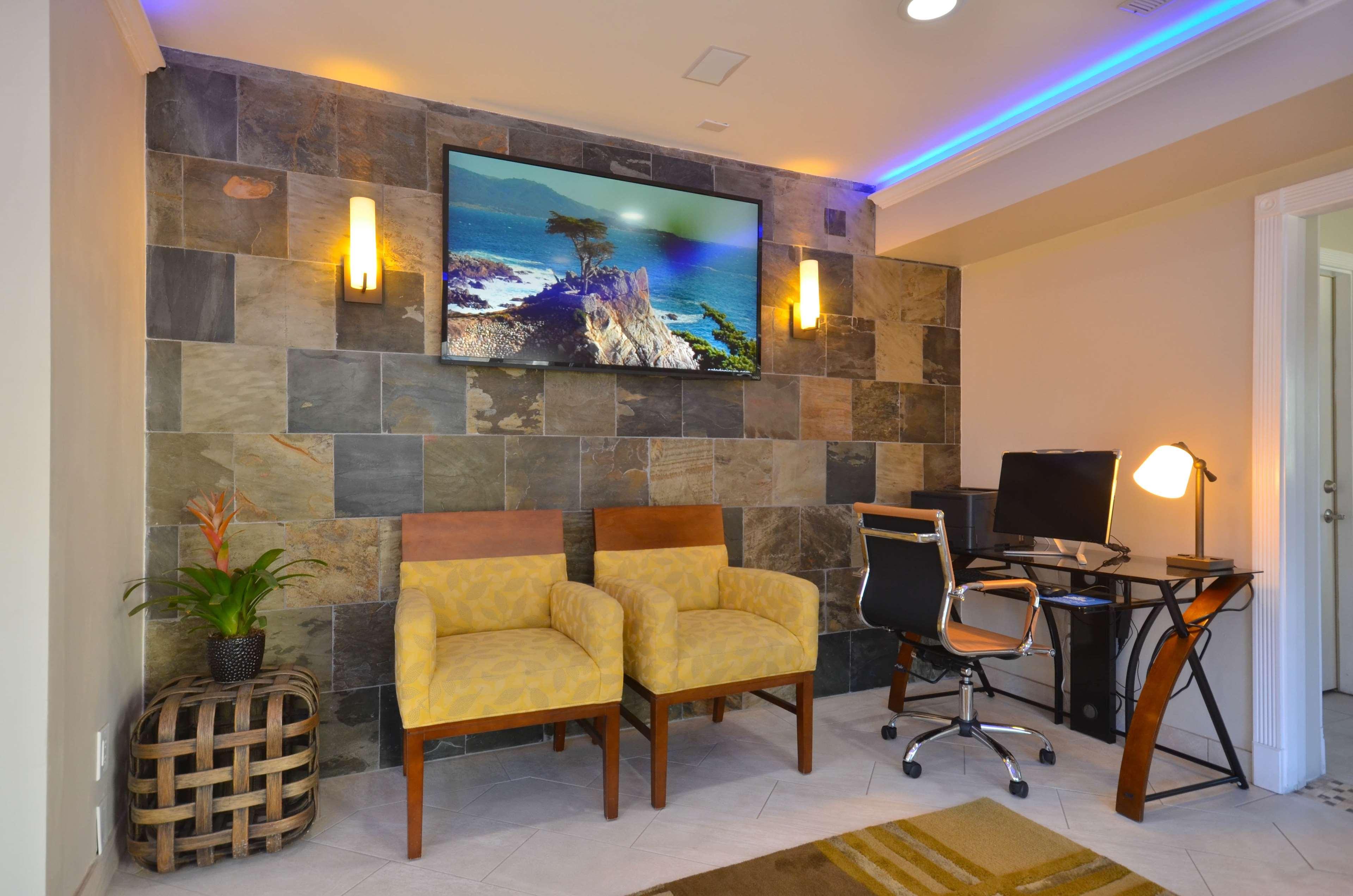 Best Western The Inn & Suites Pacific Grove Exteriör bild