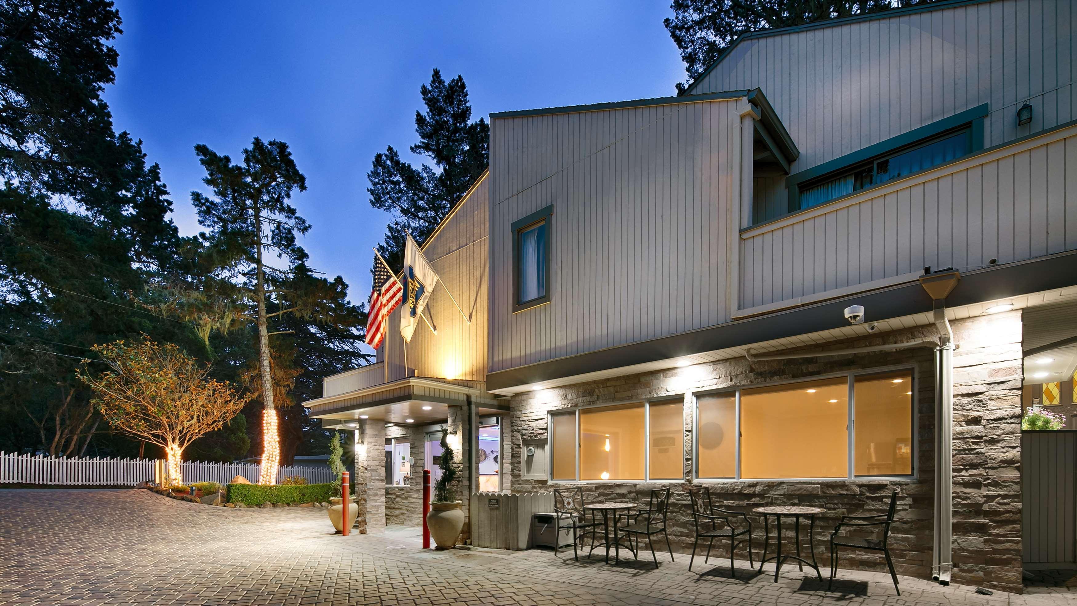 Best Western The Inn & Suites Pacific Grove Exteriör bild