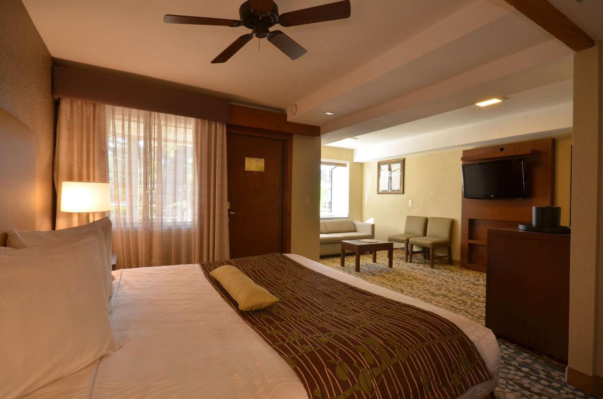 Best Western The Inn & Suites Pacific Grove Exteriör bild