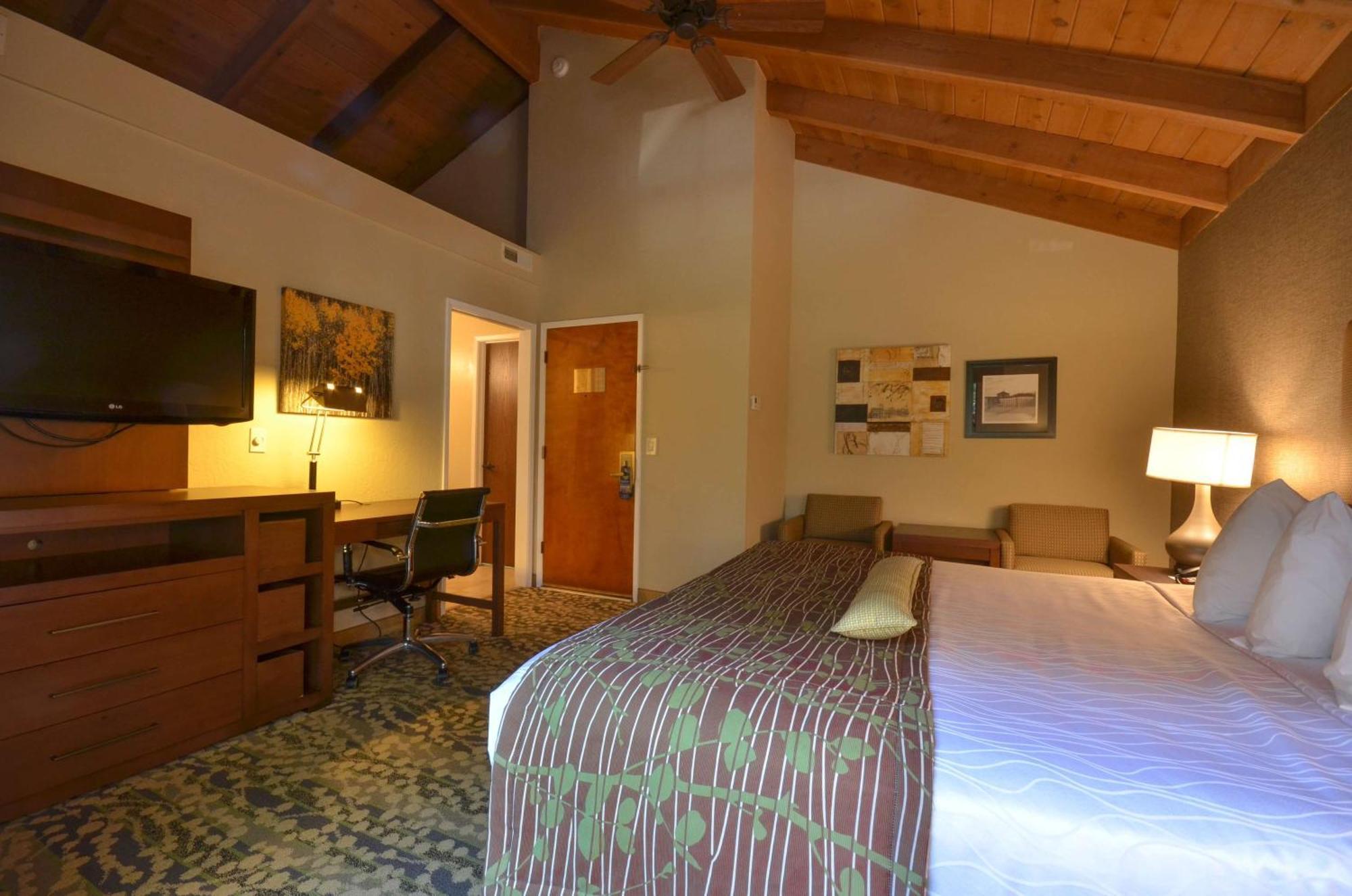 Best Western The Inn & Suites Pacific Grove Exteriör bild